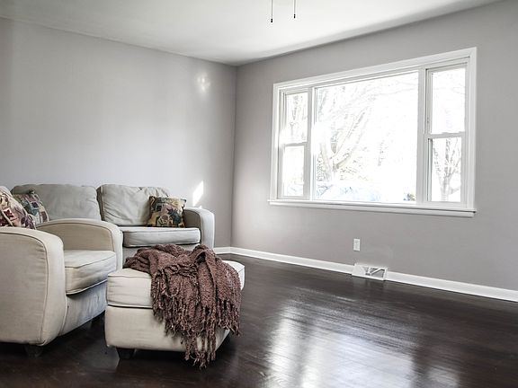 3rd image of 3764 Cumberland Cir