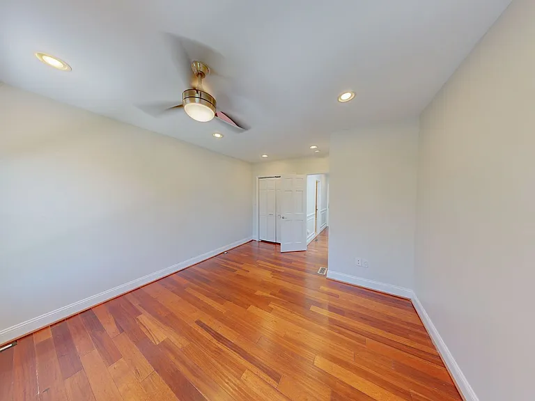 1617 C St SE — Photo 8