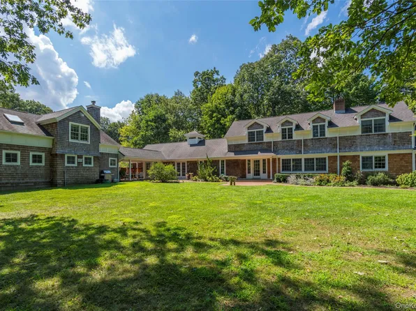 6 Camel Hollow Road, Lloyd Harbor, NY 11743