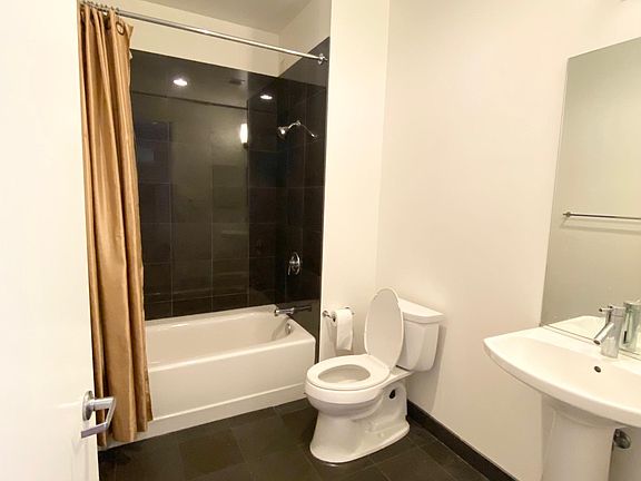 5th image of 3223 W 6th St Unit 308