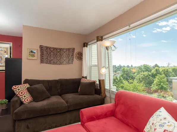 1725 24th Ave APT 303, Seattle, WA 98122