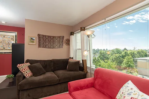 1725 24th Ave #303 Photo 1