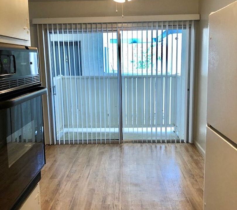 1st image of 130 Towne Ter #10260385