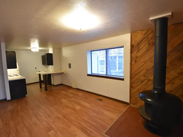 2230 Walnut St #1 — Photo 13