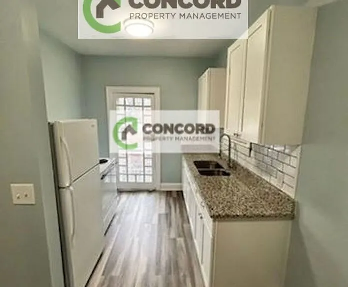 515 Summit Ave #3 — Photo 4