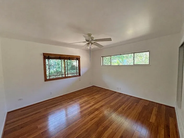 2120 Highland Oaks Dr — Photo 11
