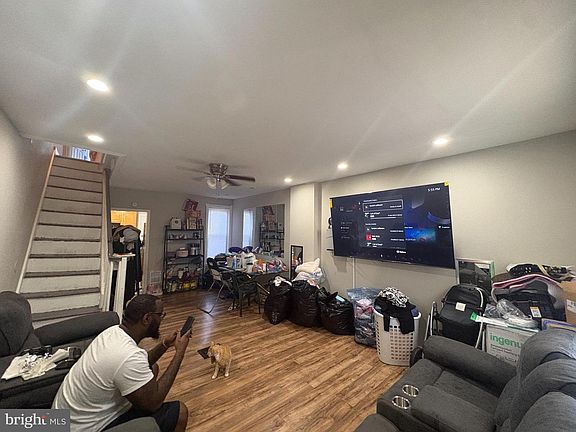 2nd image of 5217 Rodman St