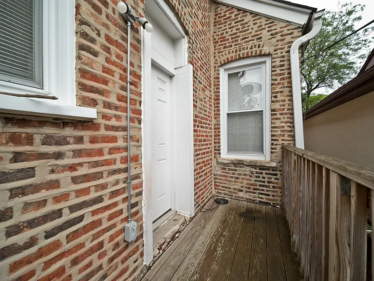 1431 W Flournoy St #2F — Photo 11