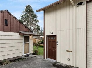 642 S 159th St, Seattle, WA 98148