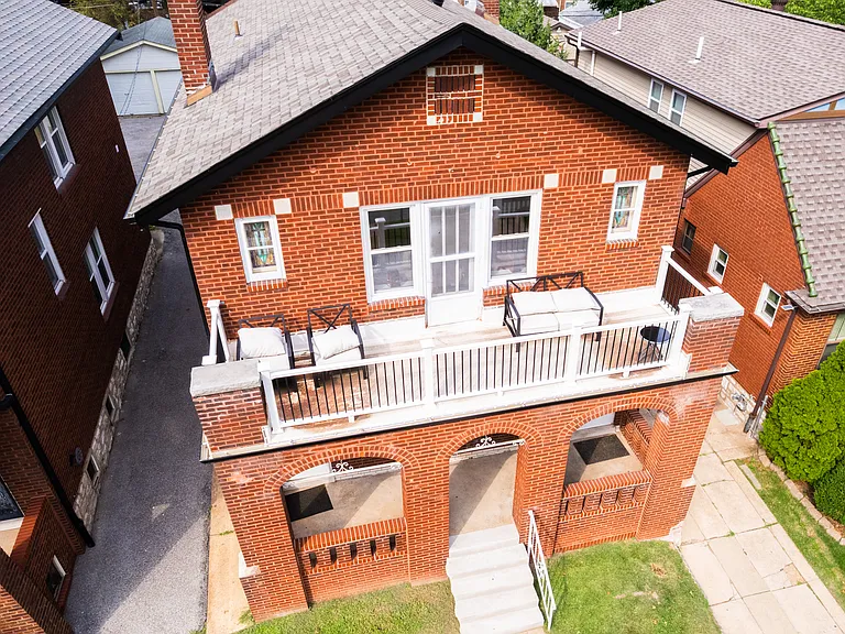 3911 Dover Pl #2F — Photo 1