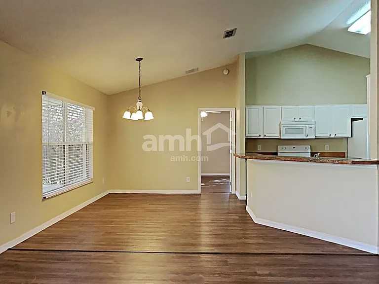 660 Winding Lake Dr — Photo 5