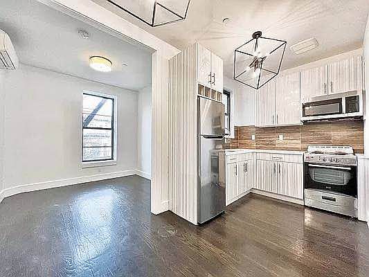 4th image of 519 Eastern Pkwy #2F