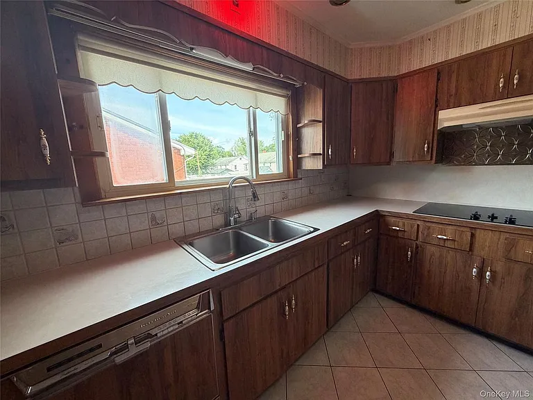 2518 South Ave #1 — Photo 8