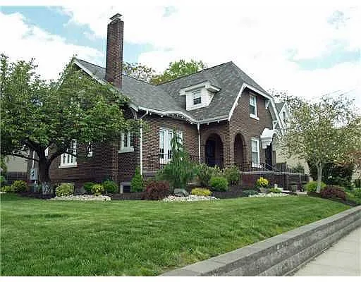 94 Washington Ave photo 1