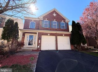 3925 Beeker Mill Pl, Chantilly, VA 20151