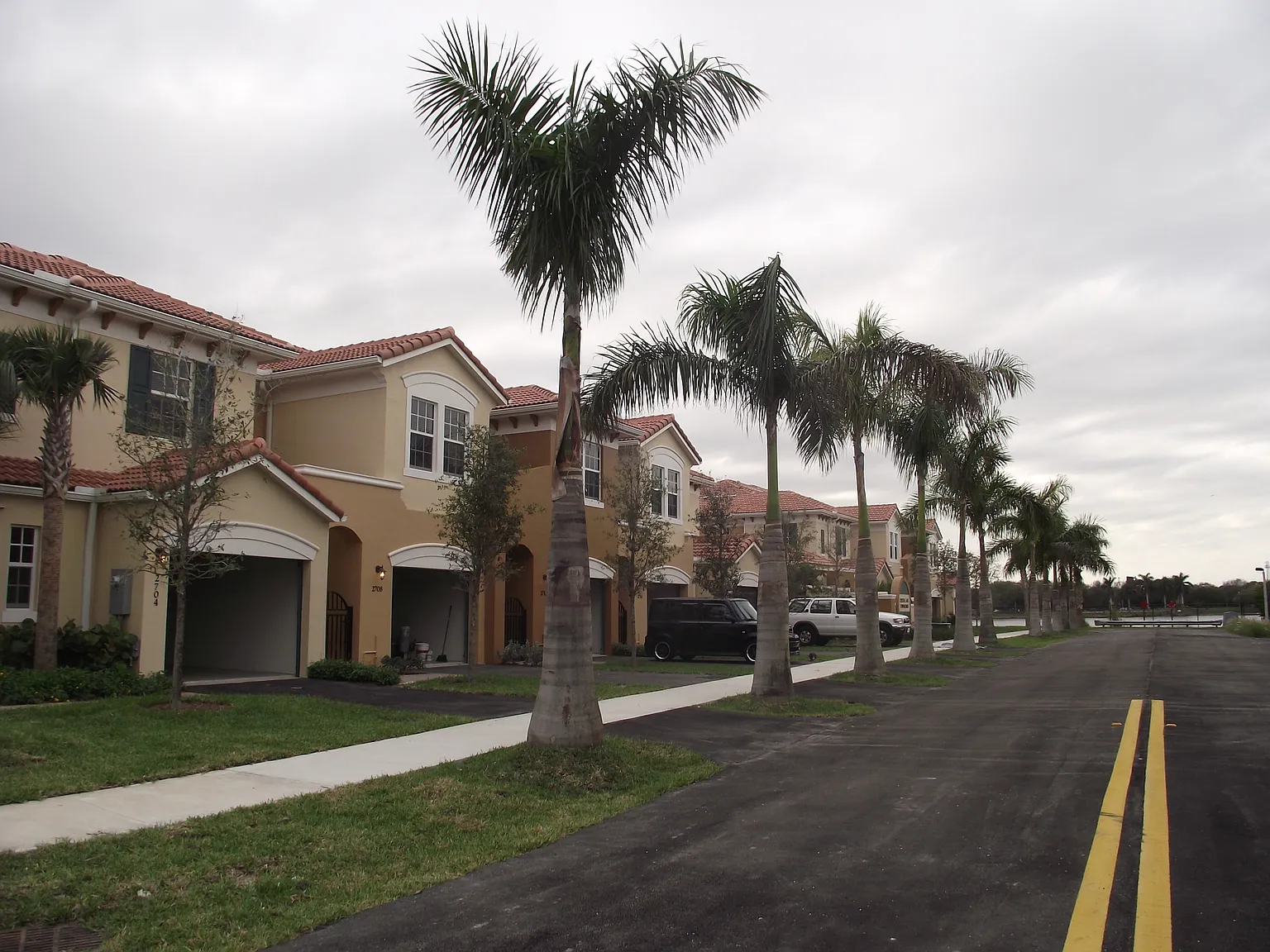 2 bed, 2.5 bath, 1350 sqft, $2,335 — Photo 3