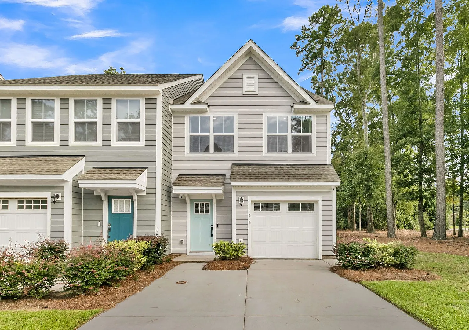 Brand New End-Unit Townhome for Rent in Summerville, SC 3 Bedrooms, 2.5 Baths, 1,567 Sq Ft — Photo 1