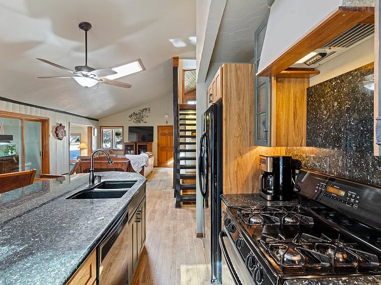 167 Gold King Way — Photo 7