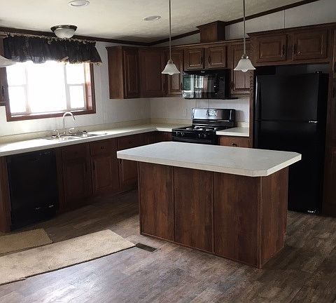 4th image of 22 Blue Jay Ln