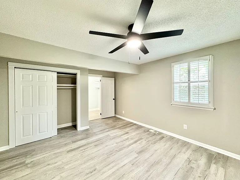 505 Crestwood Dr — Photo 9
