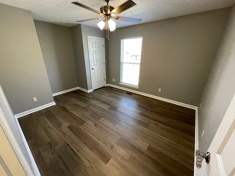 197 Woodfield Cir — Photo 13
