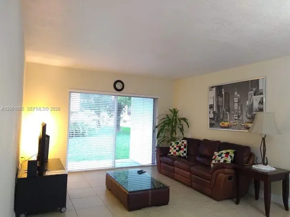 7530 SW 82nd St APT G102, Miami, FL 33143