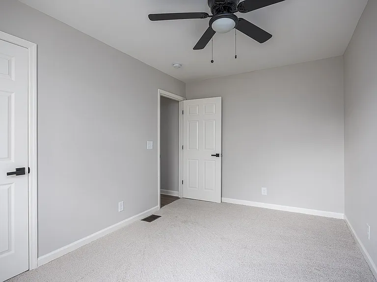 3317B Niagara Dr — Photo 12