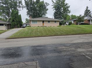 N92W16991 Forest Dr, Menomonee Falls, WI 53051