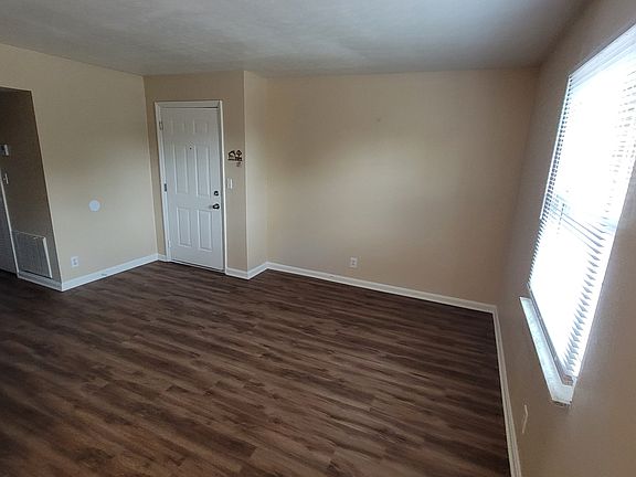 4th image of 2906 Noe Ct APT 3