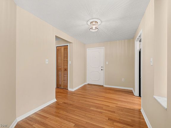 3rd image of 1931 King James Pkwy APT 425