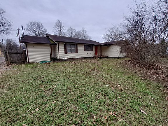 3rd image of 470 Lamb Dr