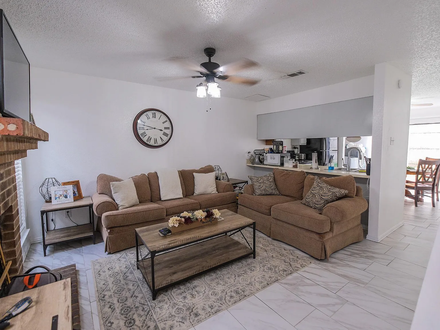 2 bed, 1.5 bath, 1060 sqft, $1,400 — Photo 4