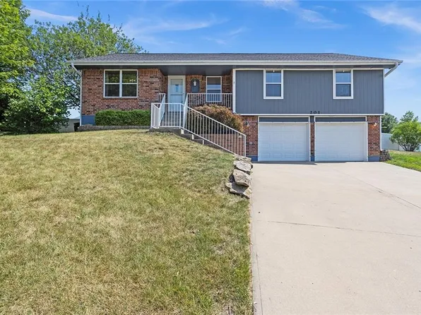 201 Morningview Dr, Harrisonville, MO 64701