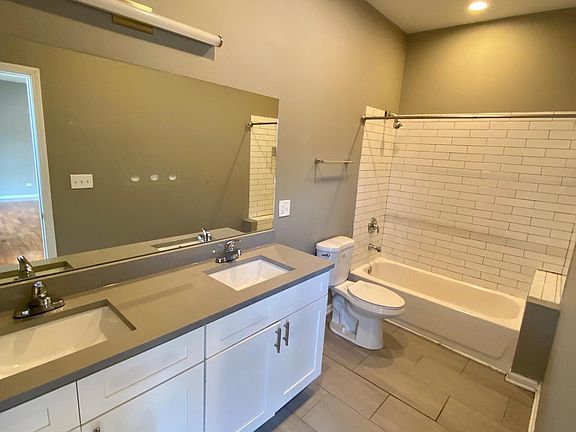 2nd image of 4750 S Michigan Ave APT 3