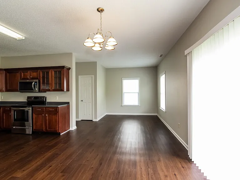 719 Capstone Ave — Photo 8