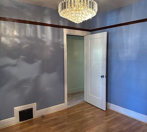 4th image of 706 Huron Ave