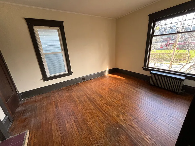 896 Grove St #900 — Photo 4