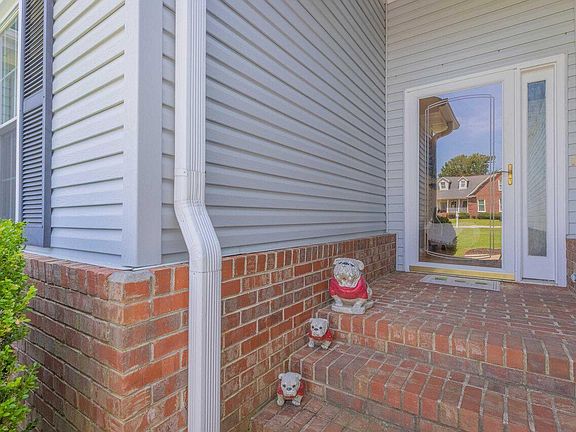 3rd image of 64 Bradford Pl