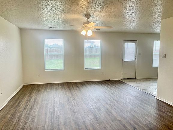 3rd image of 5016 Waterford Dr