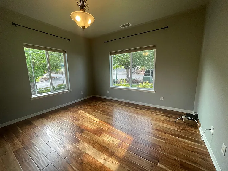 228 Winchester Creek Ave — Photo 9