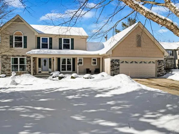 2926 Waldon Park Dr, Lake Orion, MI 48359