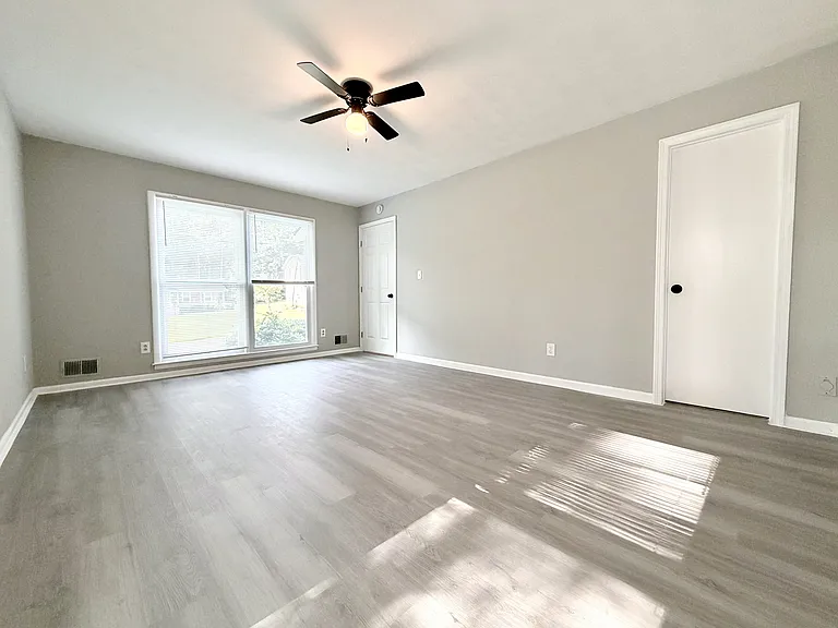 490 Tall Deer Dr — Photo 9