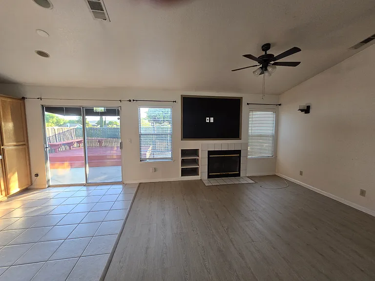 5128 Hereford Ct — Photo 4