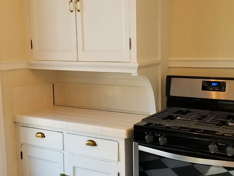 St. James Court Historic Apartments — Photo 8