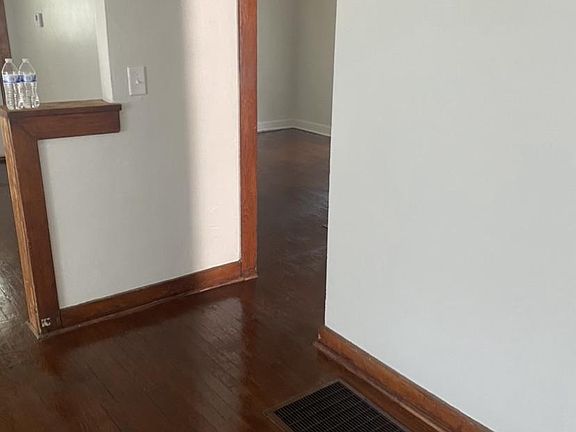 2nd image of 850 Clarkson Ave