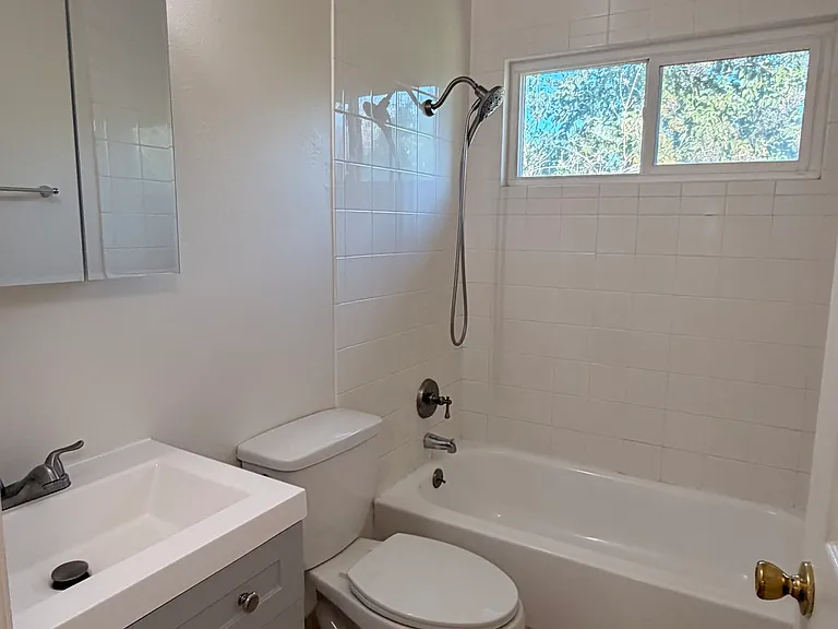 755 Carro Dr #4 — Photo 9
