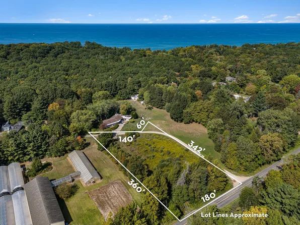 77th St, South Haven, MI 49090