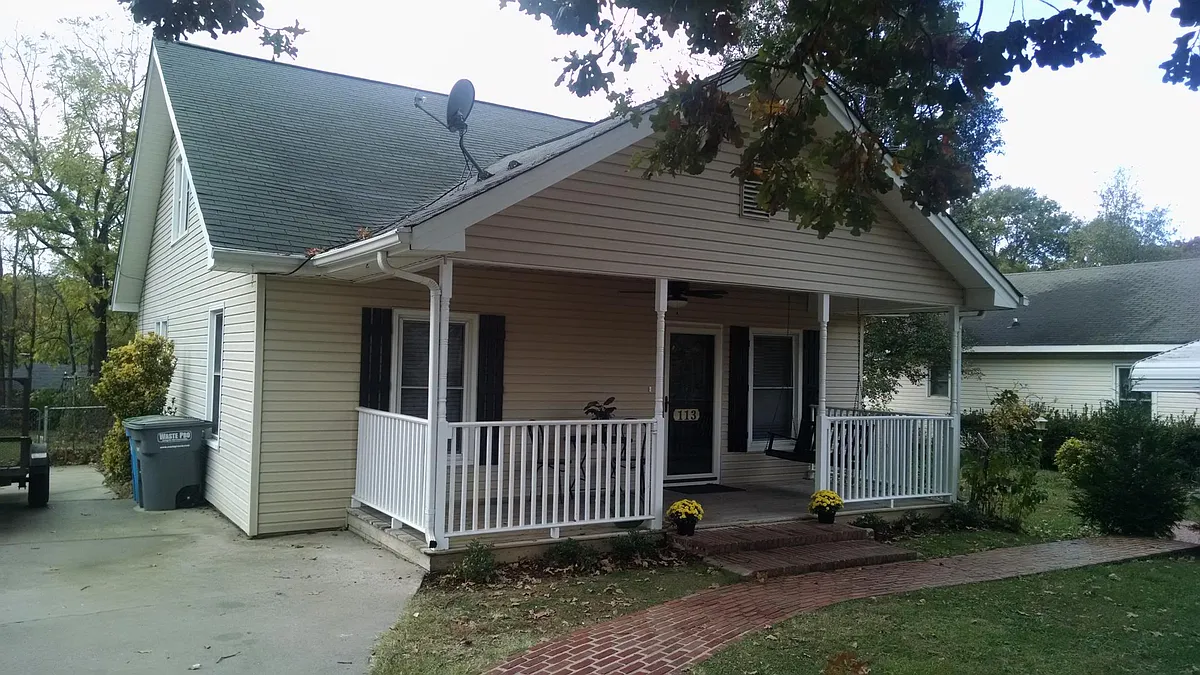 Building Photo - 113 Lambert St