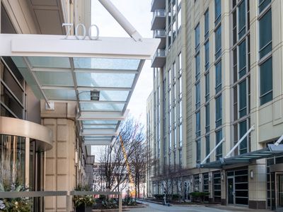 700 N Larrabee St APT 1012, Chicago, IL, 60654