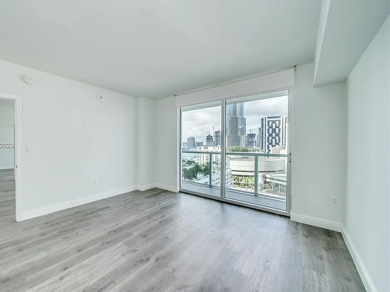 500 Brickell Ave #1707 — Photo 5